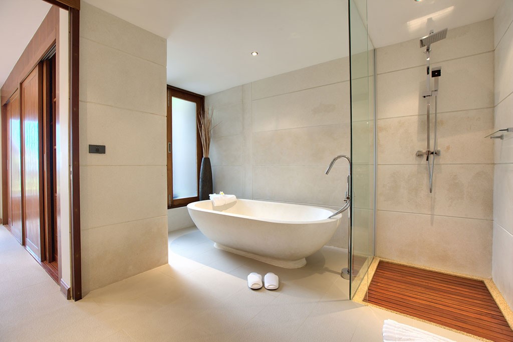 Koh Samui Beachfront Property Bathroom