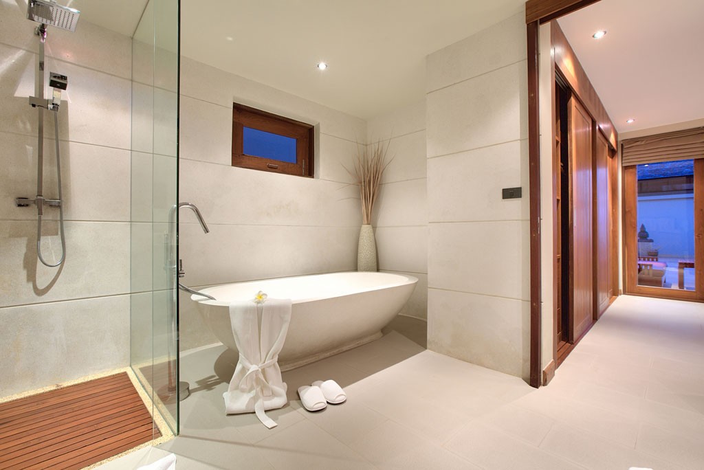 Koh Samui Beachfront Property Bathroom 5