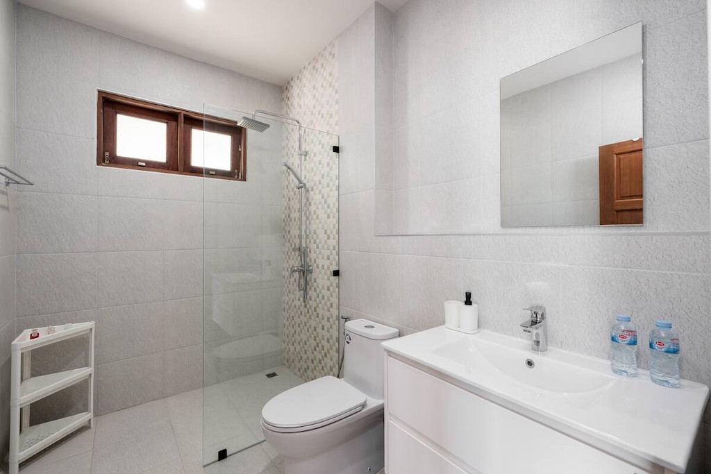 Koh Samui Beachfront Residence Bathroom
