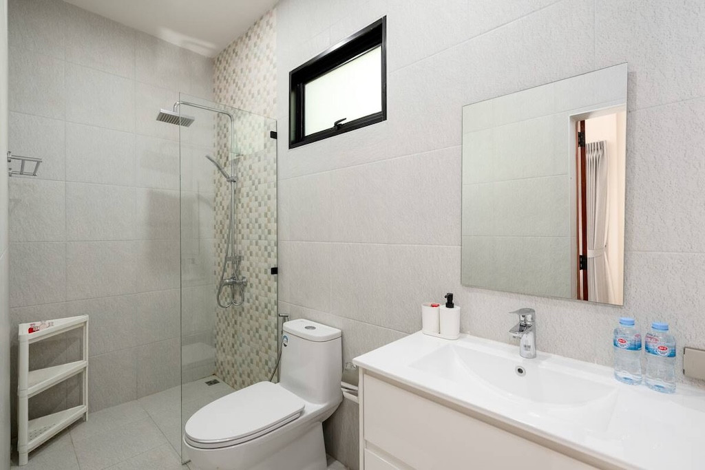 Koh Samui Beachfront Residence Bathroom