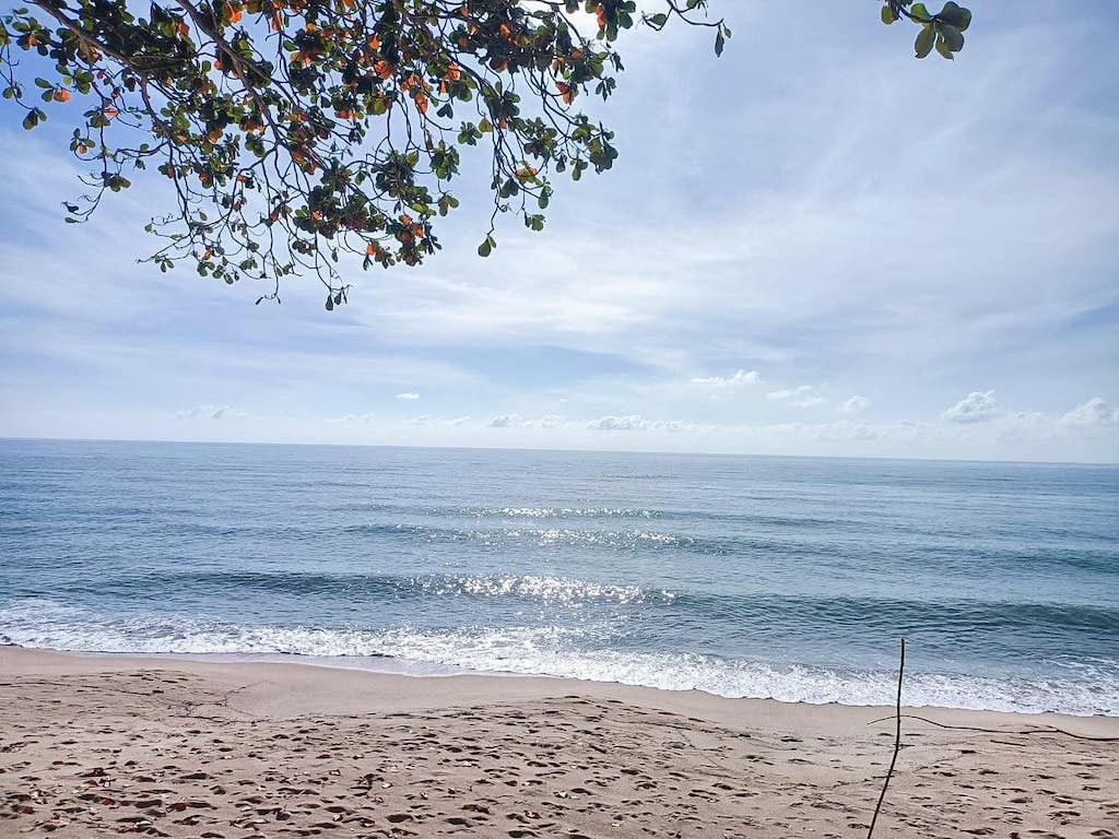 Koh Samui Beachfront resort beach