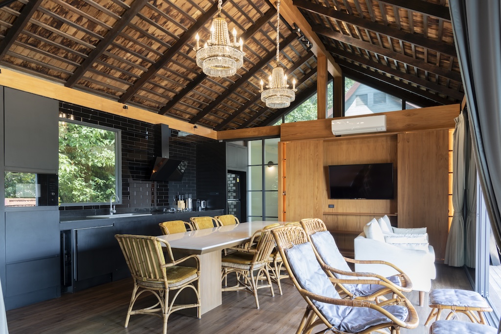 Koh Samui Beachside House For Sale Living Area