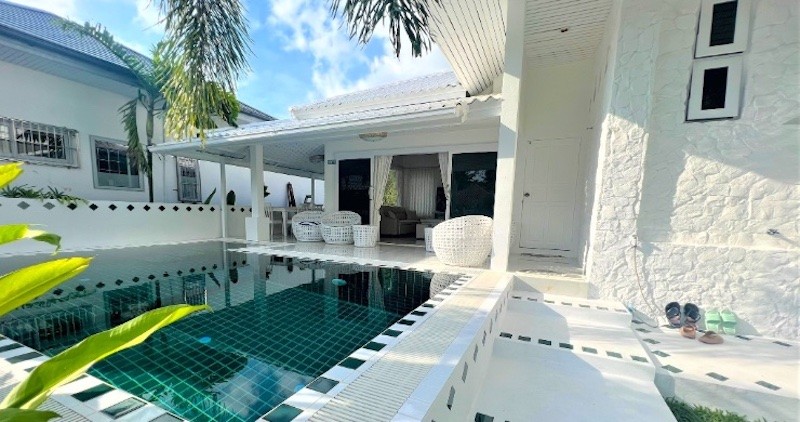 Koh Samui Beachside Property For Sale Pool