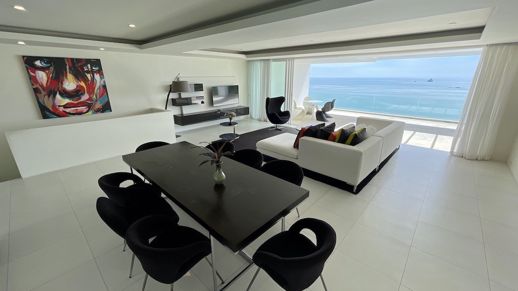 Lounge 3