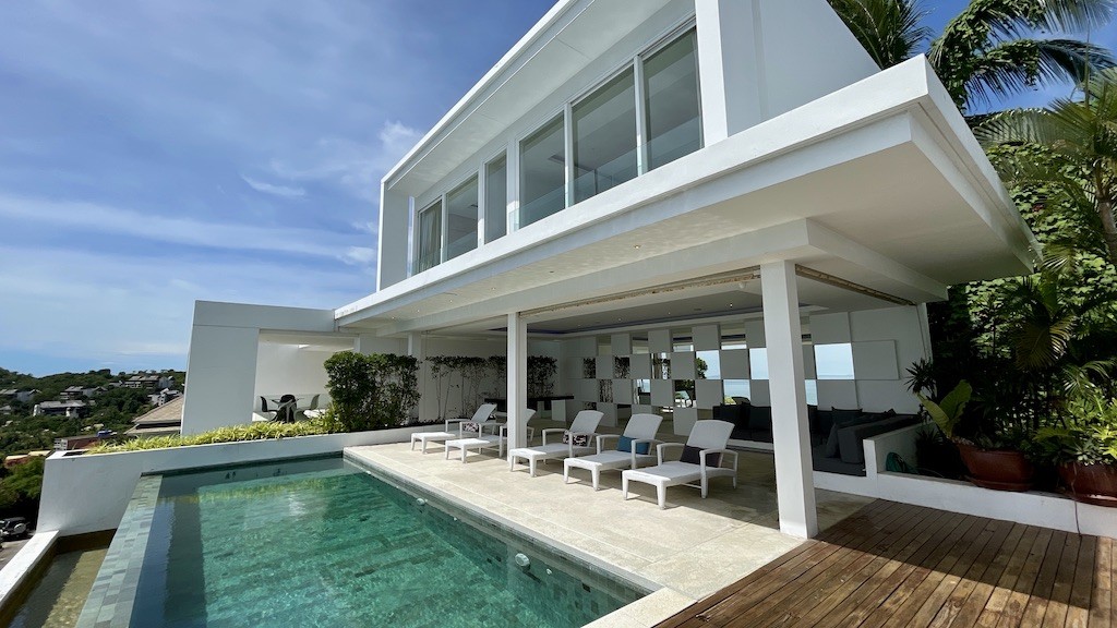 Beachside Property Pool Area
