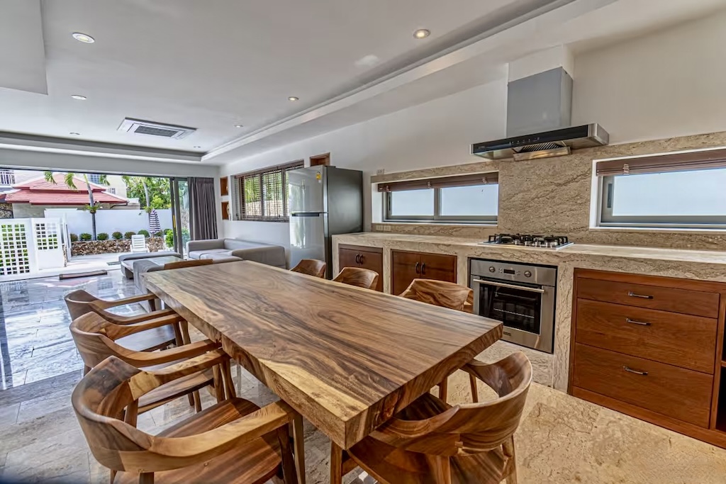 Koh Samui Chaweng Villa For Sale Dining
