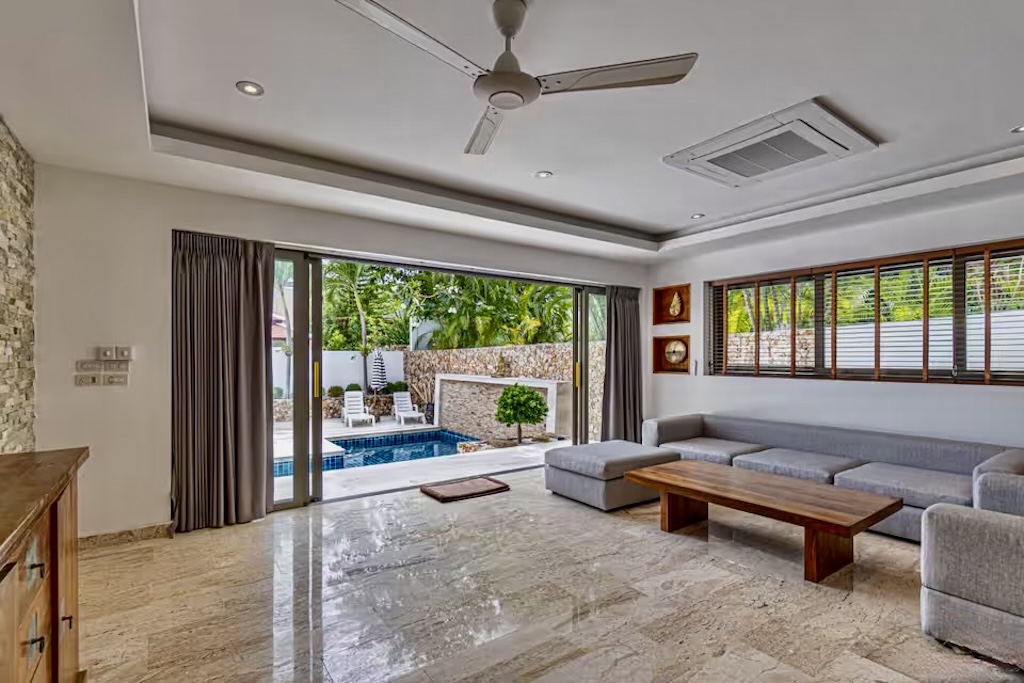 Koh Samui Chaweng Villa For Sale Living Area