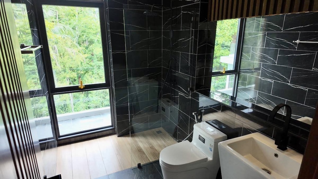 Koh Samui Contemporary Pool Villas Bathroom