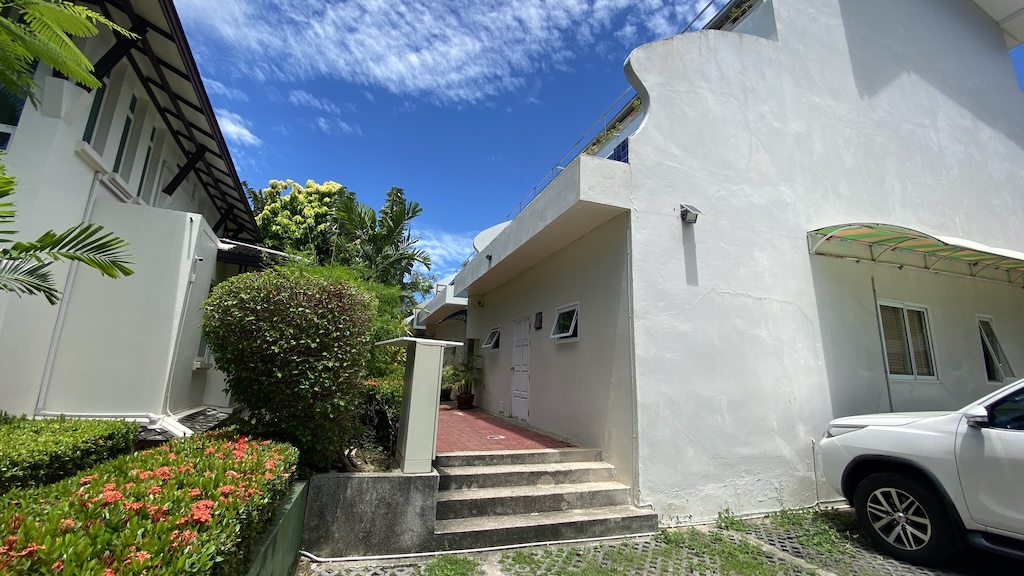 Koh Samui Duplex Apartment Parking