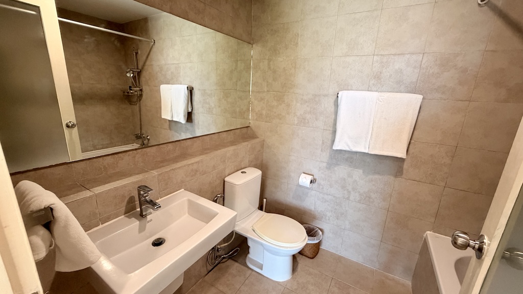 Koh Samui Freehold Apartment For Sale Master Bathroom