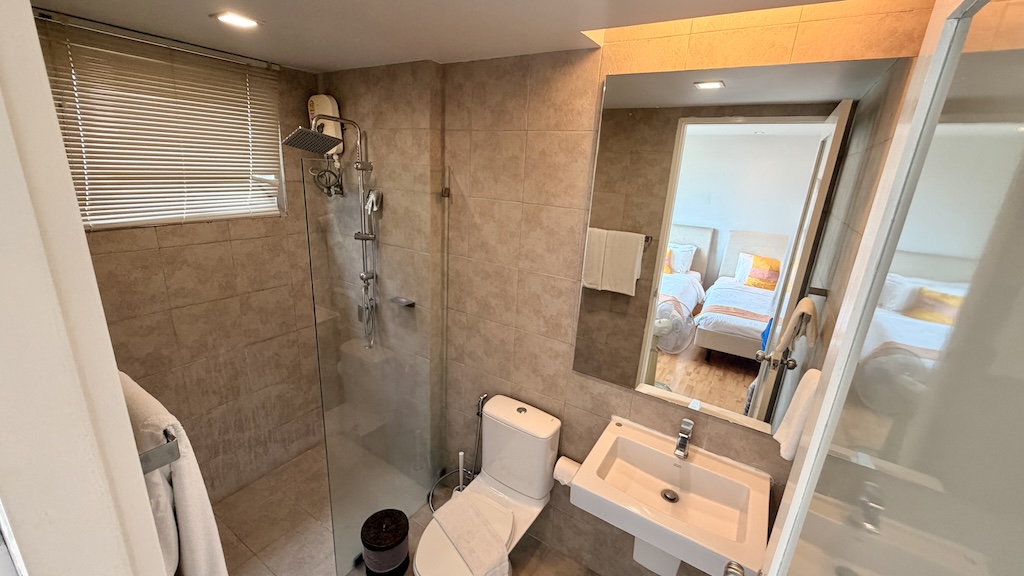 Koh Samui Freehold Apartment For Sale Bathroom