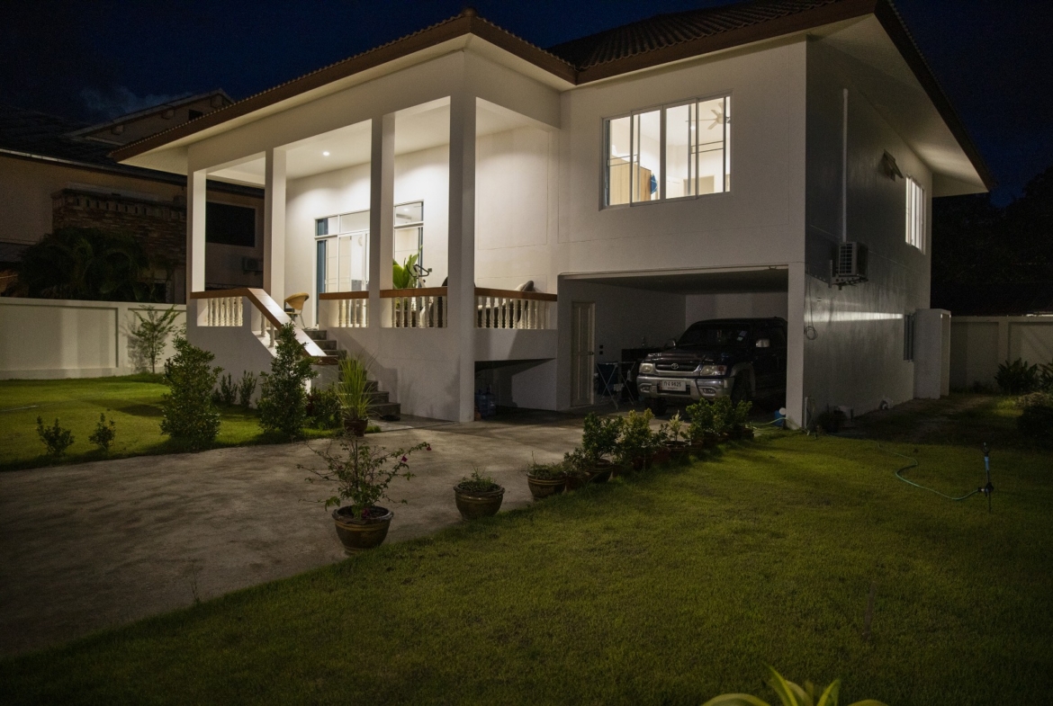 Koh Samui Laem Sor Villa For Sale Night