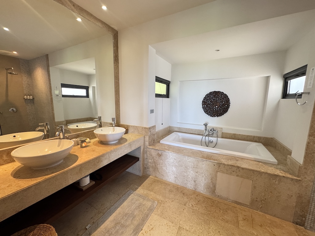 Koh Samui Longterm Villa Rental Choeng Mon Bathtub