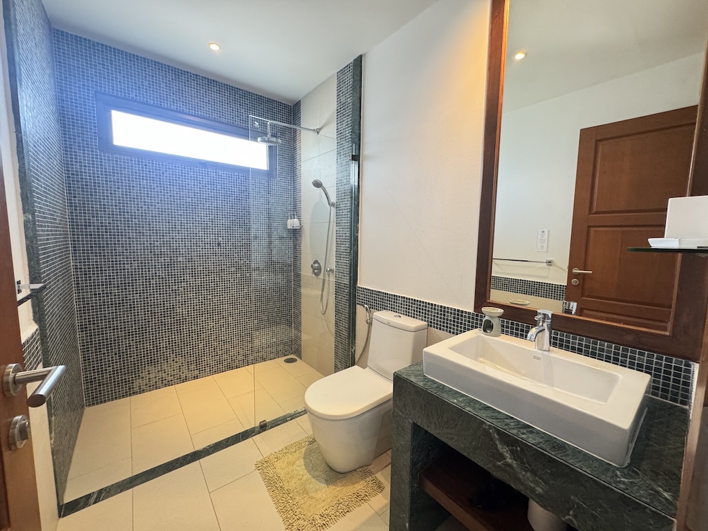 Koh Samui Longterm Villa Rental Choeng Mon Bathroom