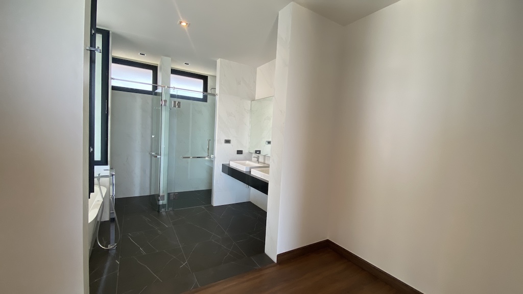 Koh Samui Luxury Plai Laem Villa Bathroom