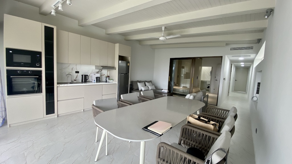Koh Samui Modern Apartment Dining