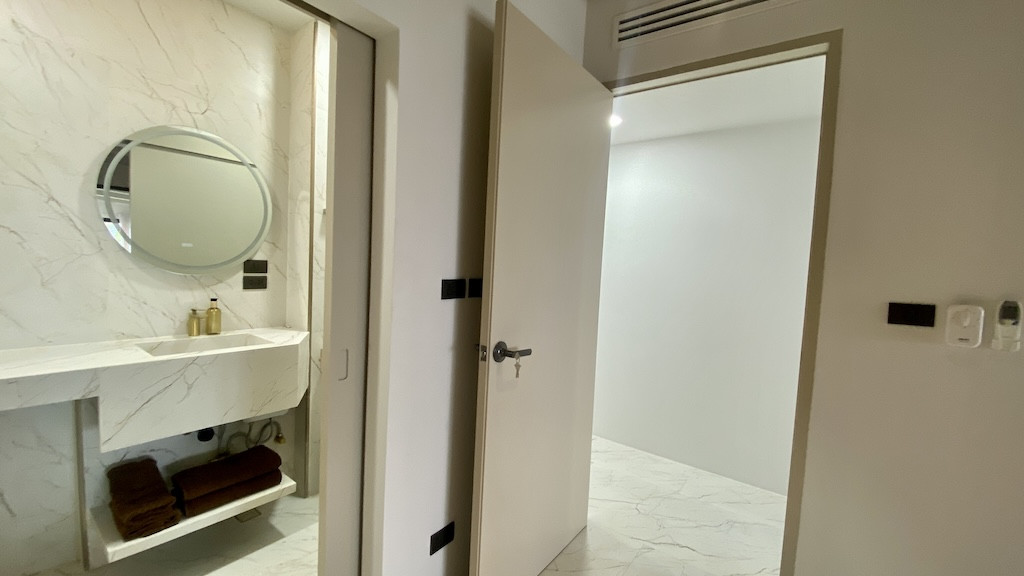 Koh Samui Modern Apartment Bathroom