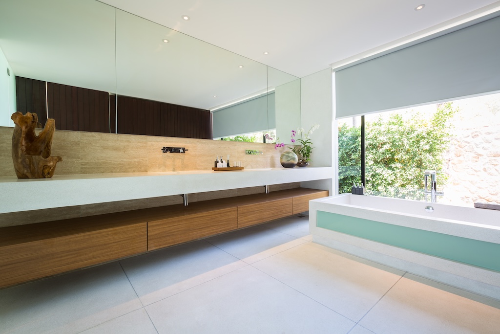 Koh Samui Modern Beachfront Property Bathroom