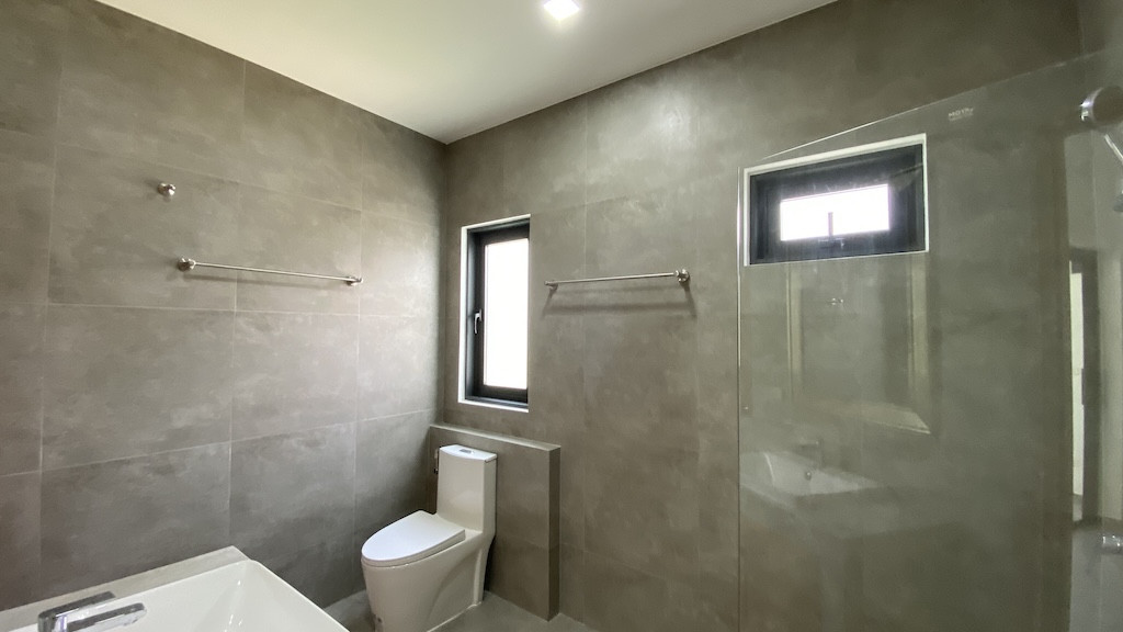 Koh Samui Modern Pool Villa Bathroom
