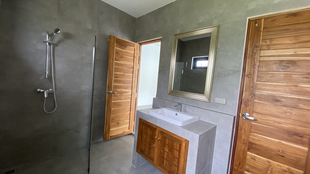Koh Samui Modern Pool Villa Bathroom