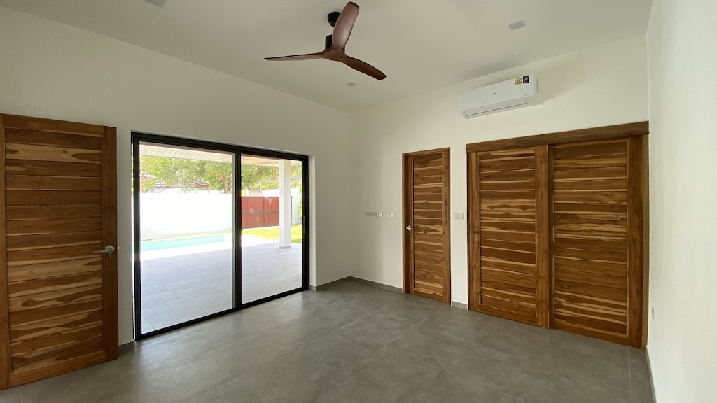 Koh Samui Modern Pool Villa Bedroom