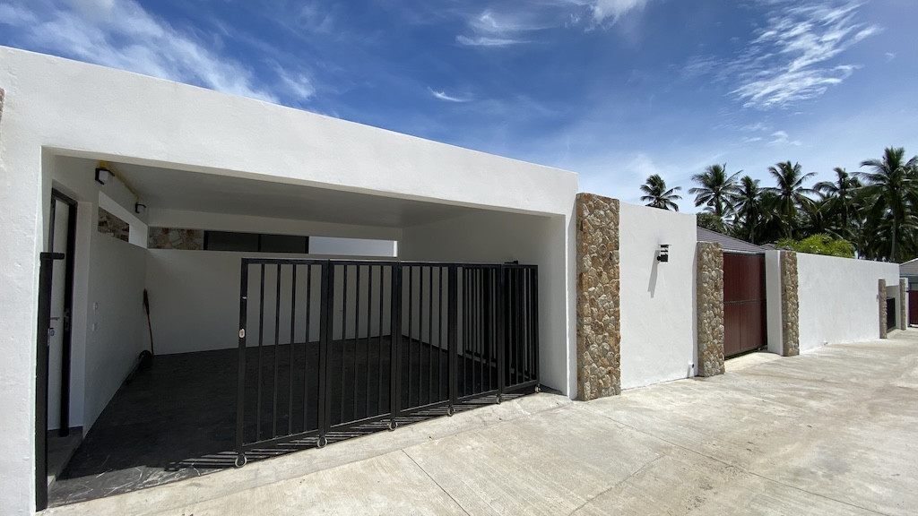 Koh Samui Modern Pool Villa Parking
