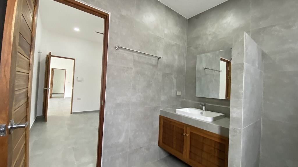 Koh Samui Modern Pool Villa Bathroom