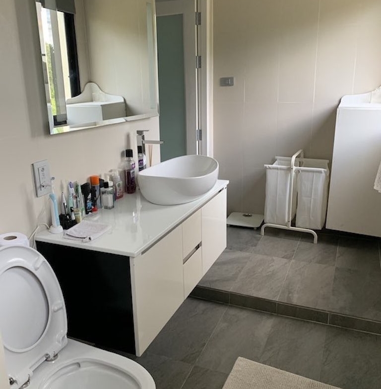 Koh Samui Office With Apartment For Sale Bathroom