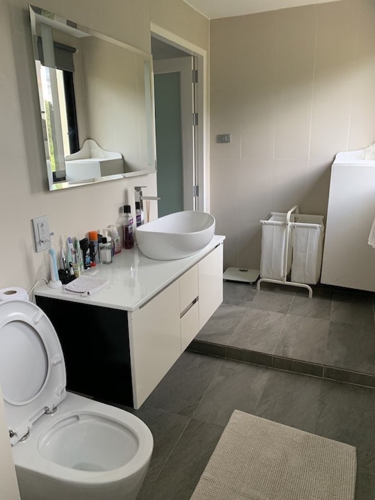 Koh Samui Office With Apartment For Sale Bathroom