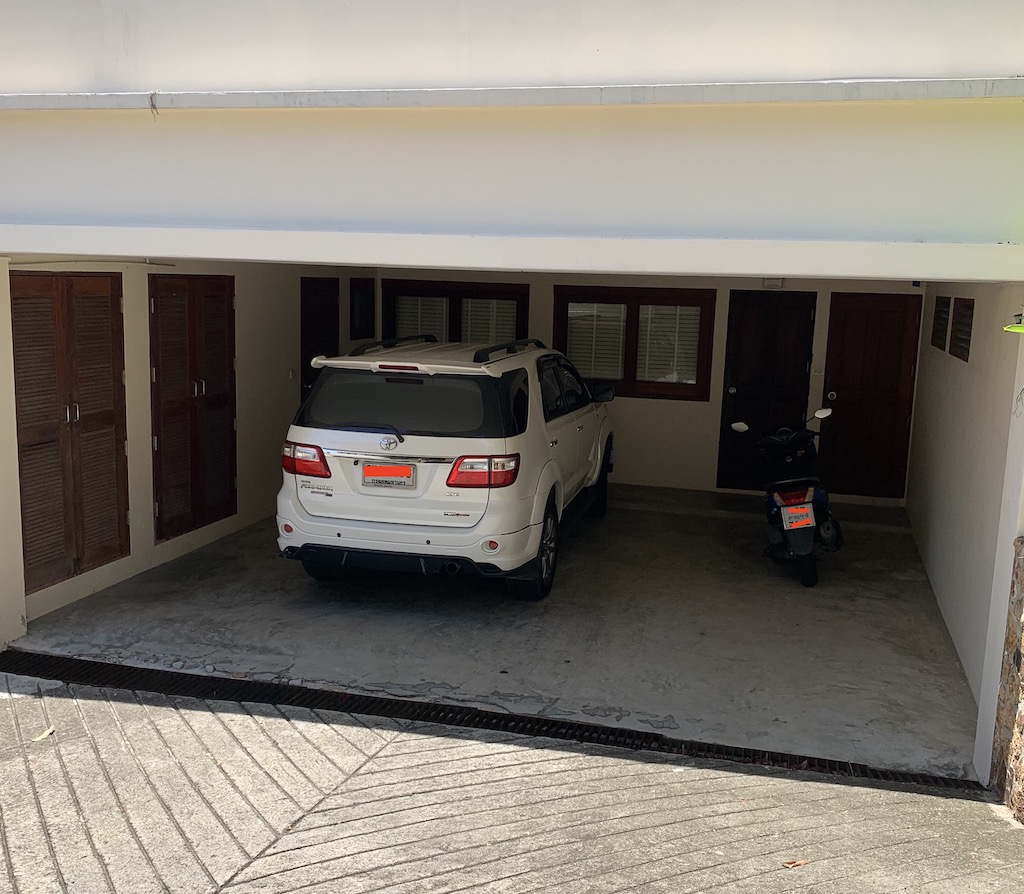 Koh Samui Pool Villa Parking