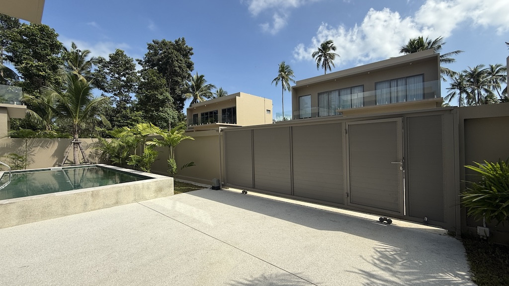 Koh Samui Properties Maenam Parking