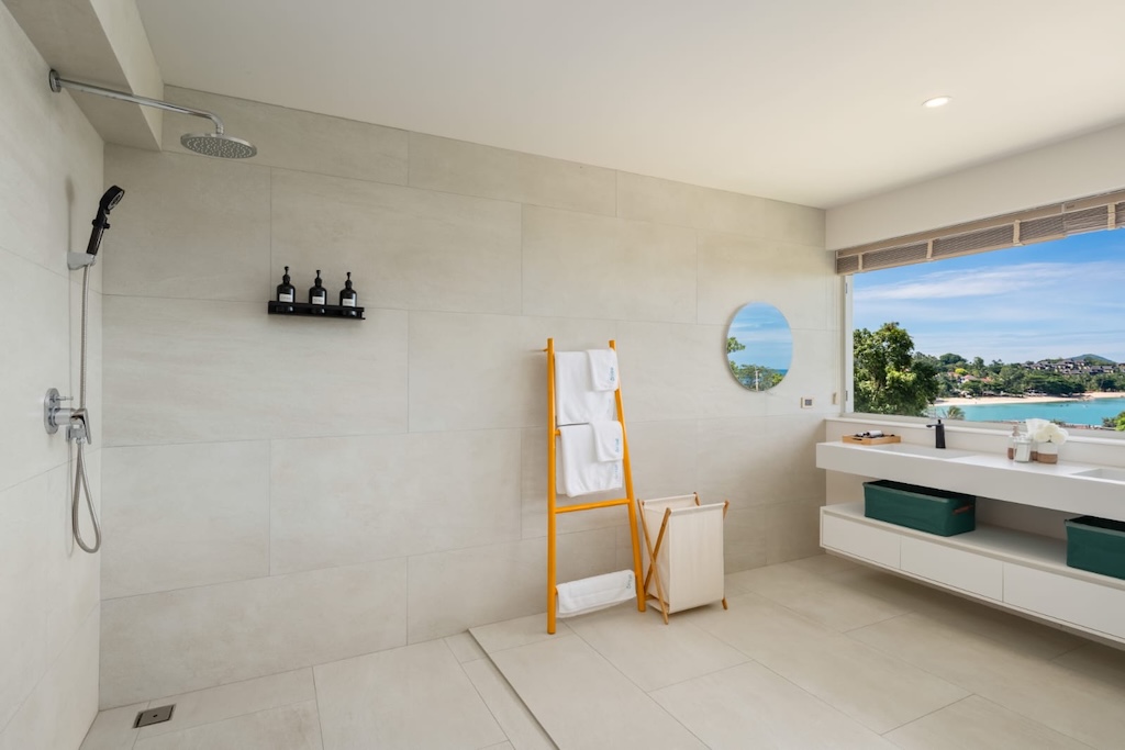 Koh Samui Property Beside Chaweng Noi Beach Bathroom