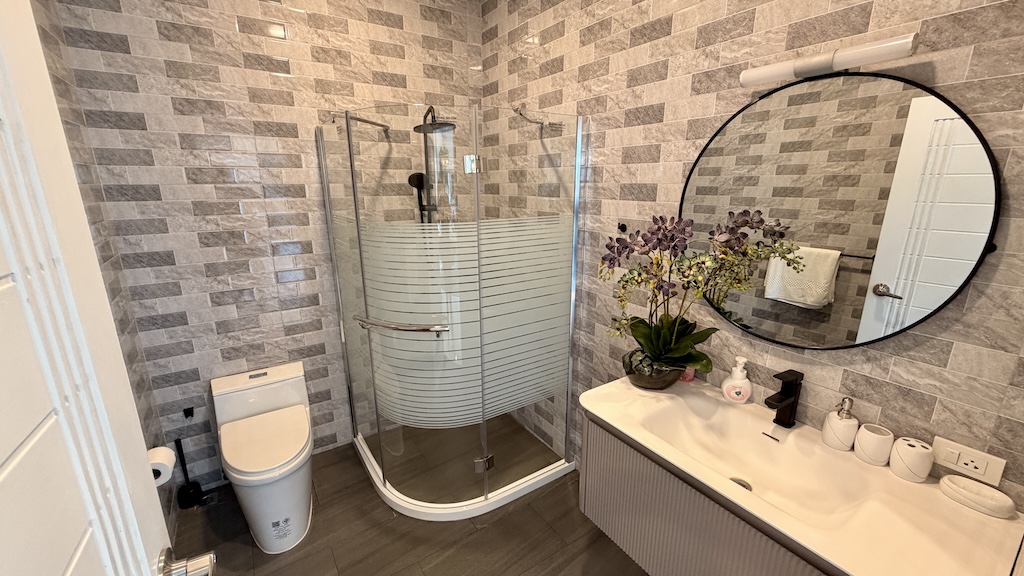 Koh Samui Property For Sale In Plai Laem Bathroom