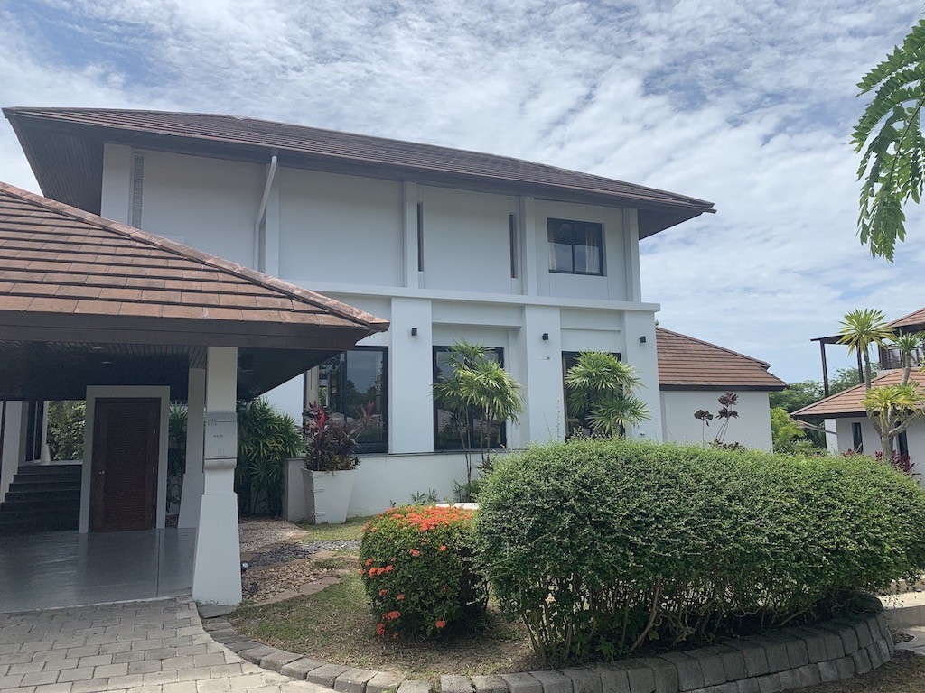 Koh Samui Property Maenam Parking