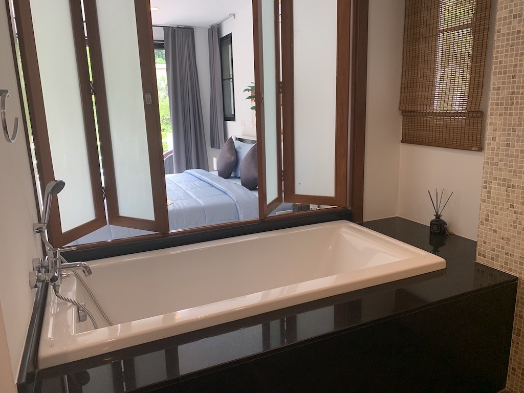 Koh Samui Property Maenam Bathtub