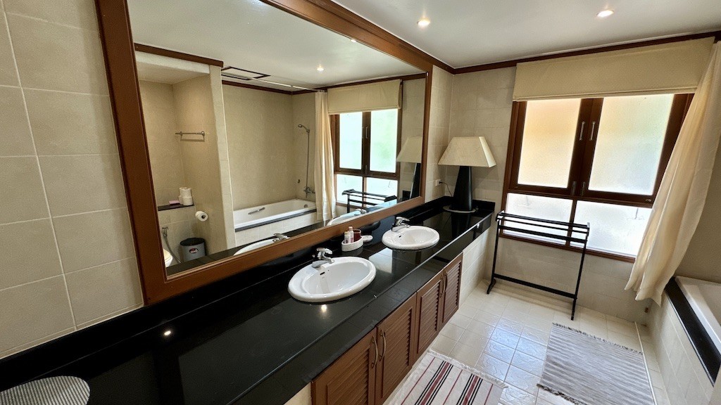 Koh Samui Property Plai Laem Bathroom