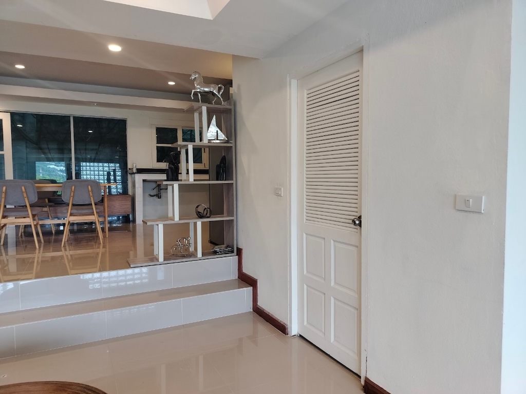 Koh Samui Townhouse Chaweng Guest Bathroom