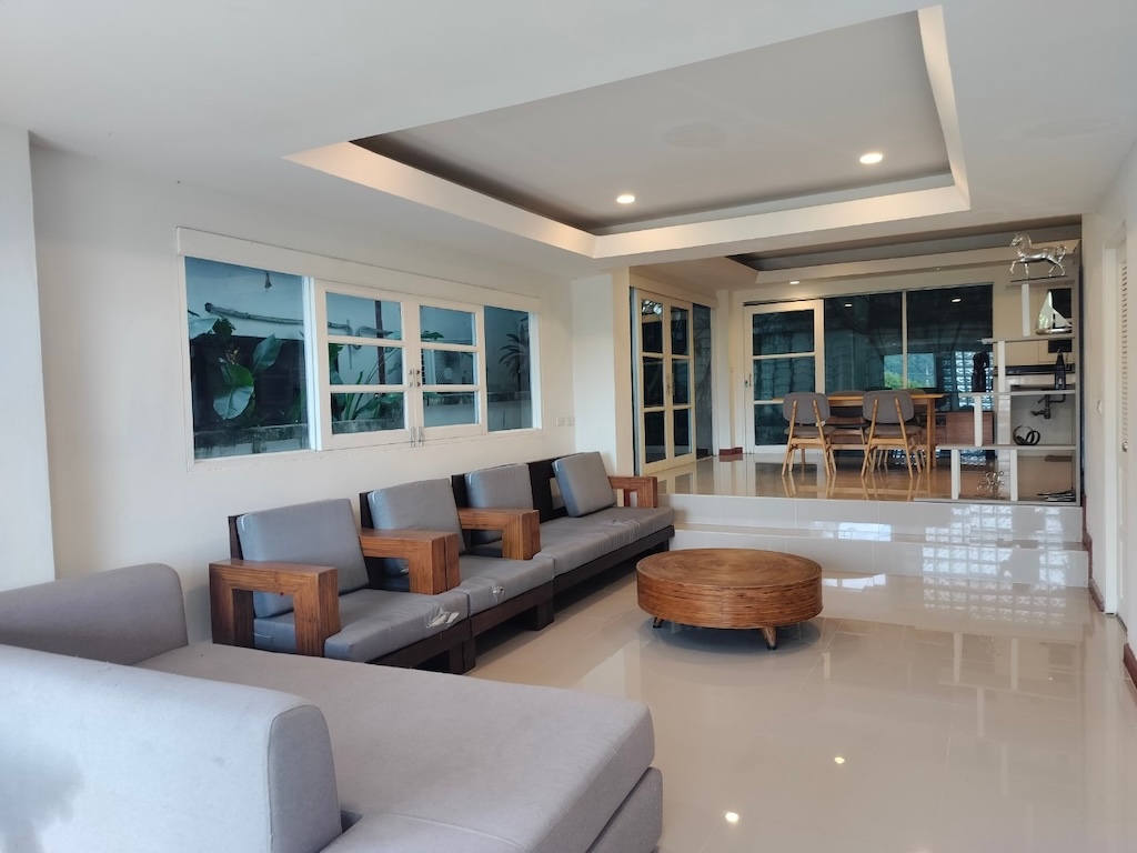Koh Samui Townhouse Chaweng Sofa