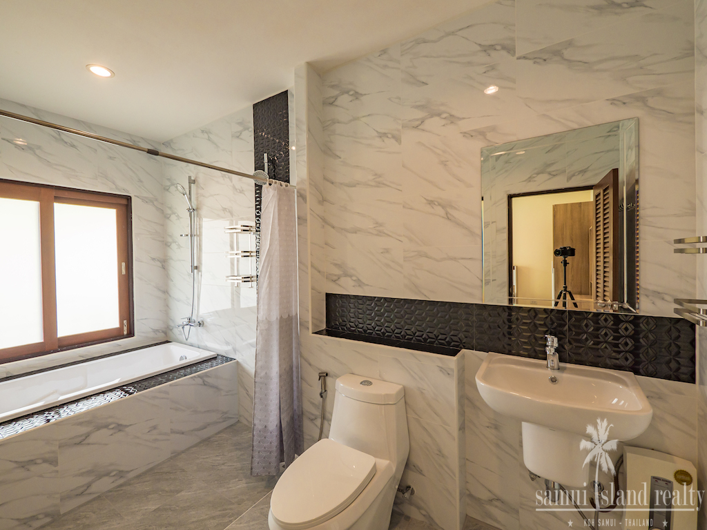 Koh Samui Townhouse For Sale Master Bathroom