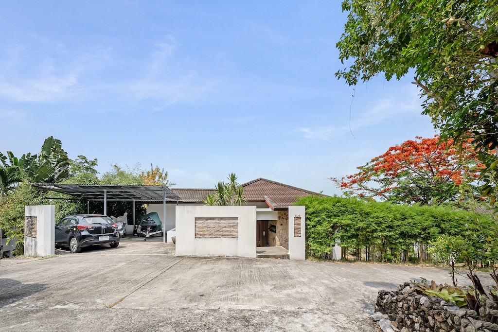 Koh Samui Two Villa Property Parking