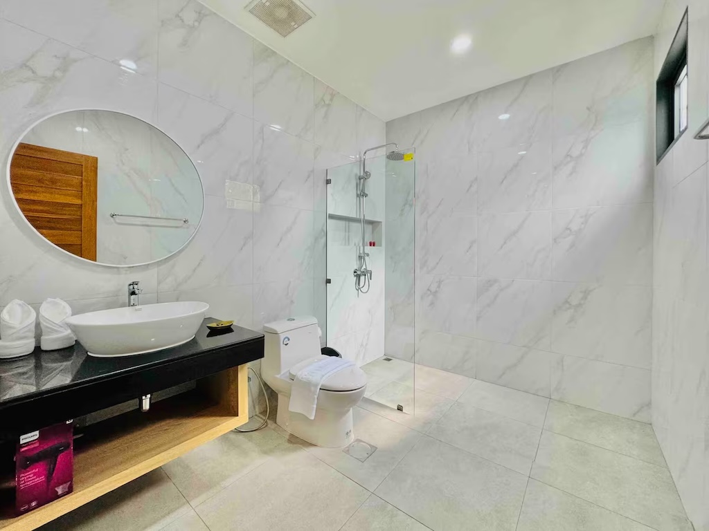 Koh Samui Villa For Sale In Bangrak Bathroom