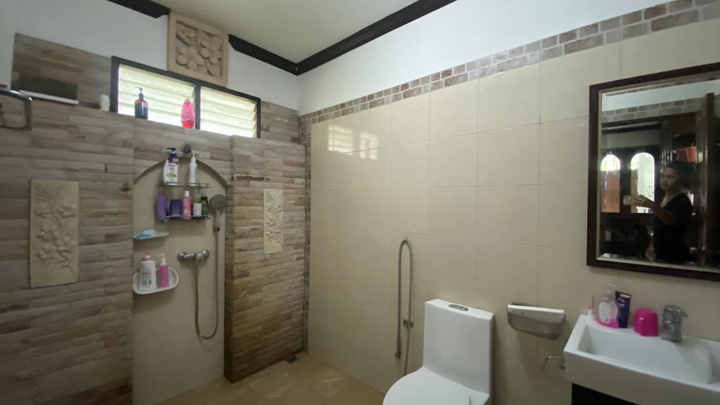 Koh Samui Villa For Sale In Taling ngam Bathroom