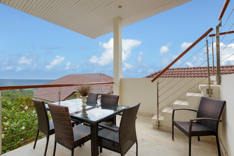 Villa Outdoor Seating