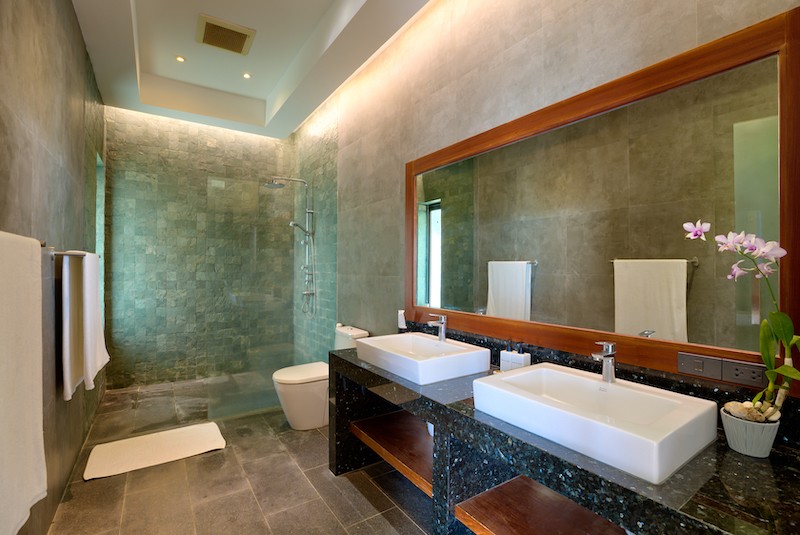 Lamai Villa Bathroom