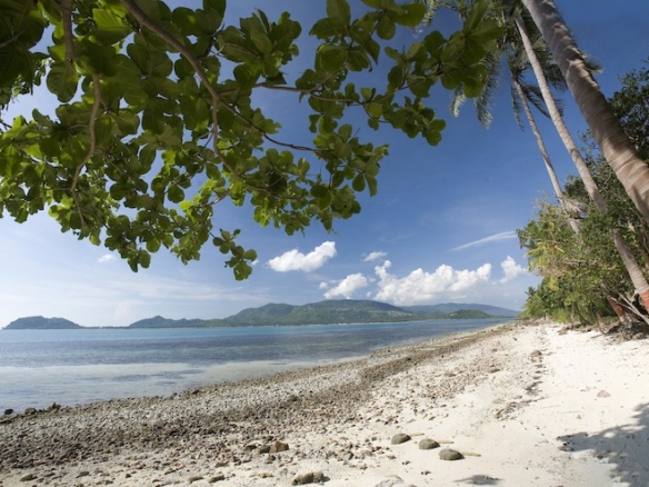 Koh Taen Beach