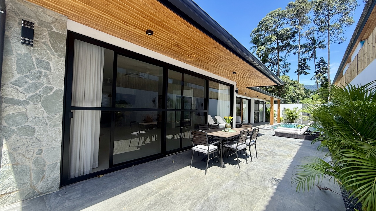 Lamai 3-Bed Villas Outdoor Dining