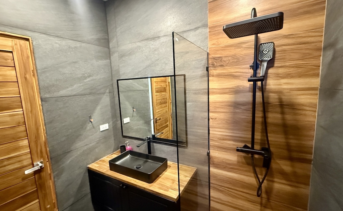 Lamai 3-Bed Villas Bathroom