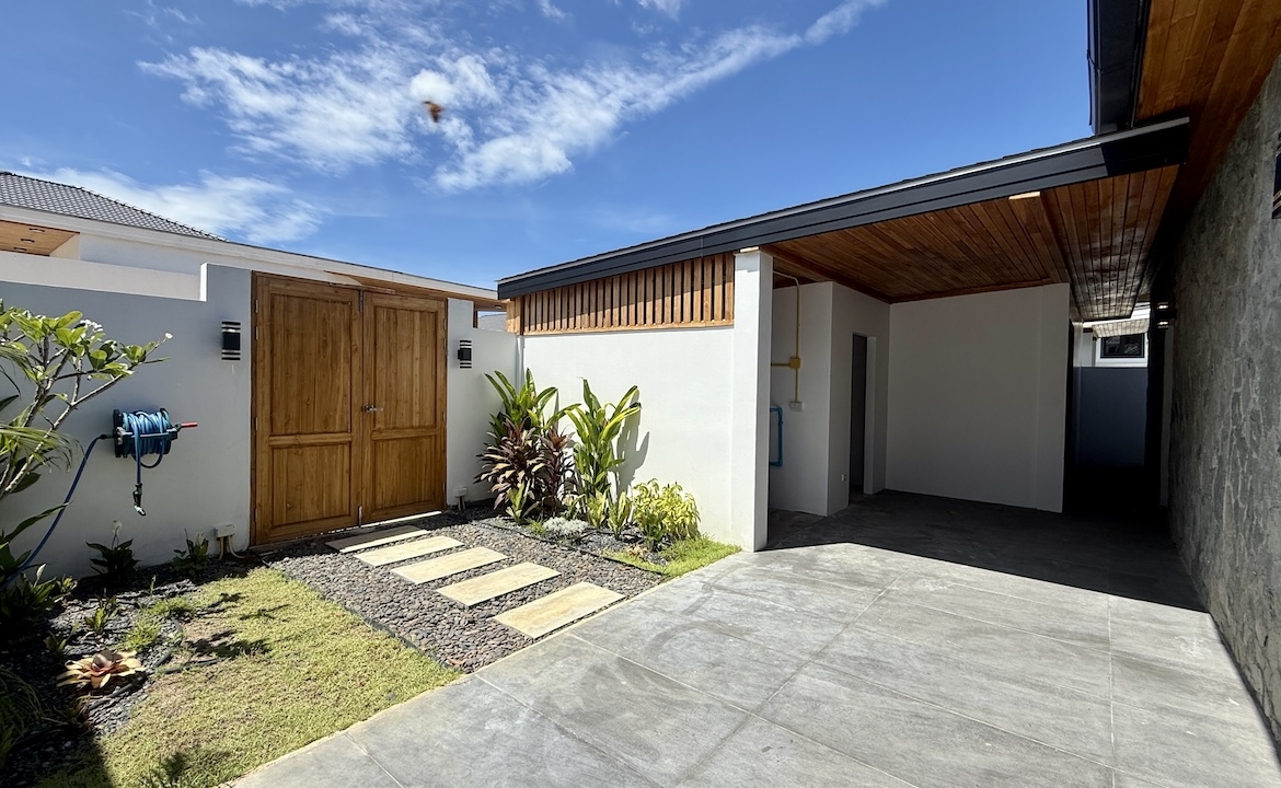 Lamai 3-Bed Villas Entrance