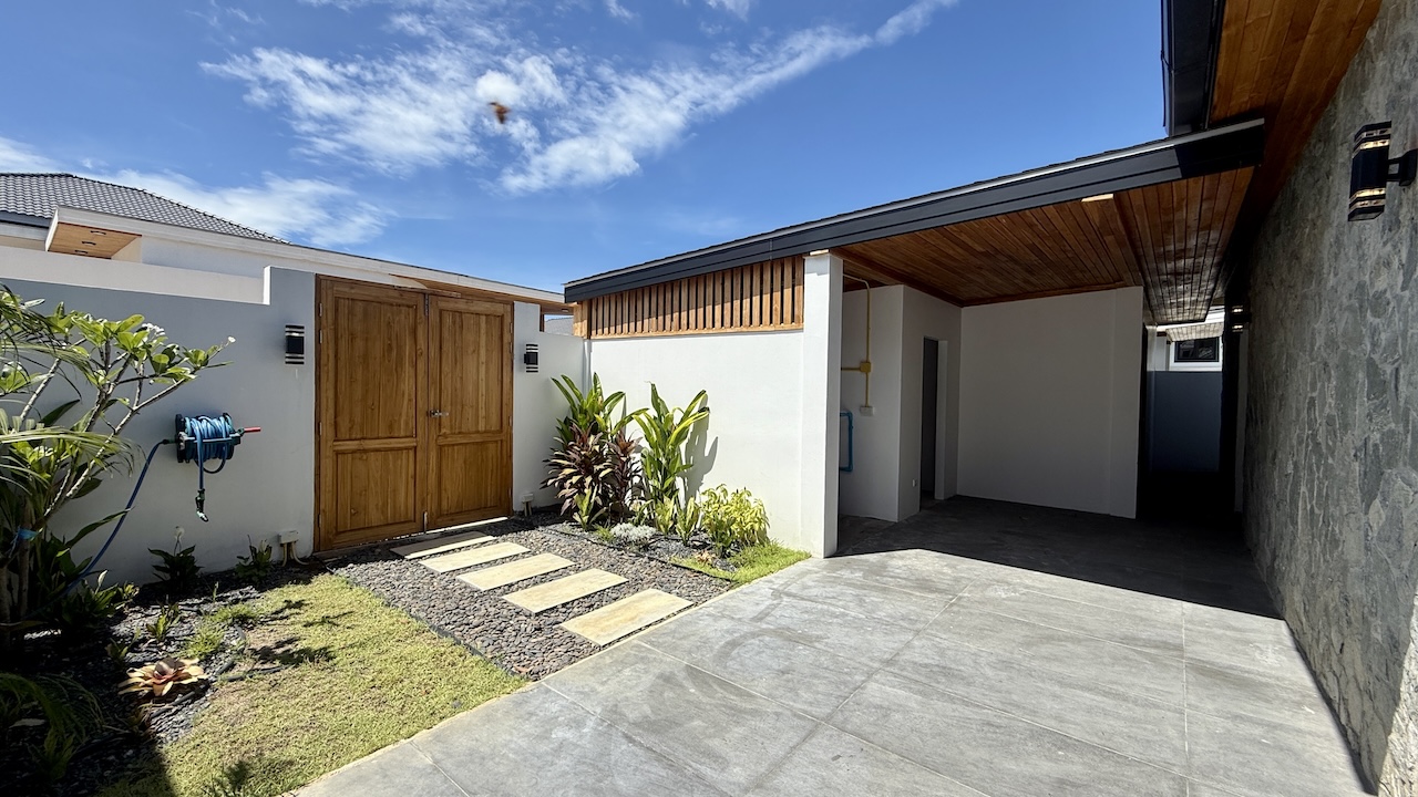 Lamai 3-Bed Villas Entrance
