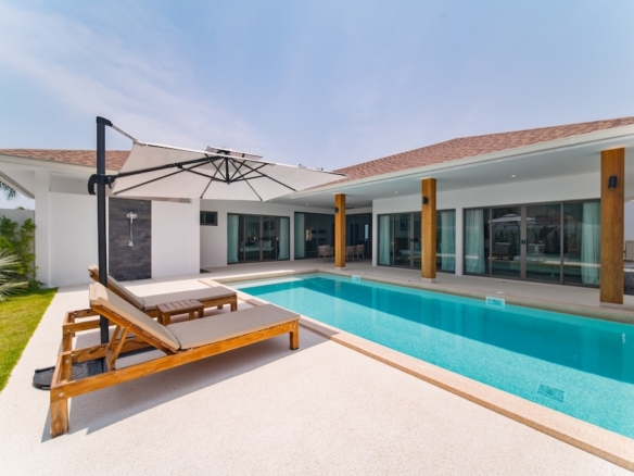 Lamai 3 Bedroom Pool Villa For Sale Terrace